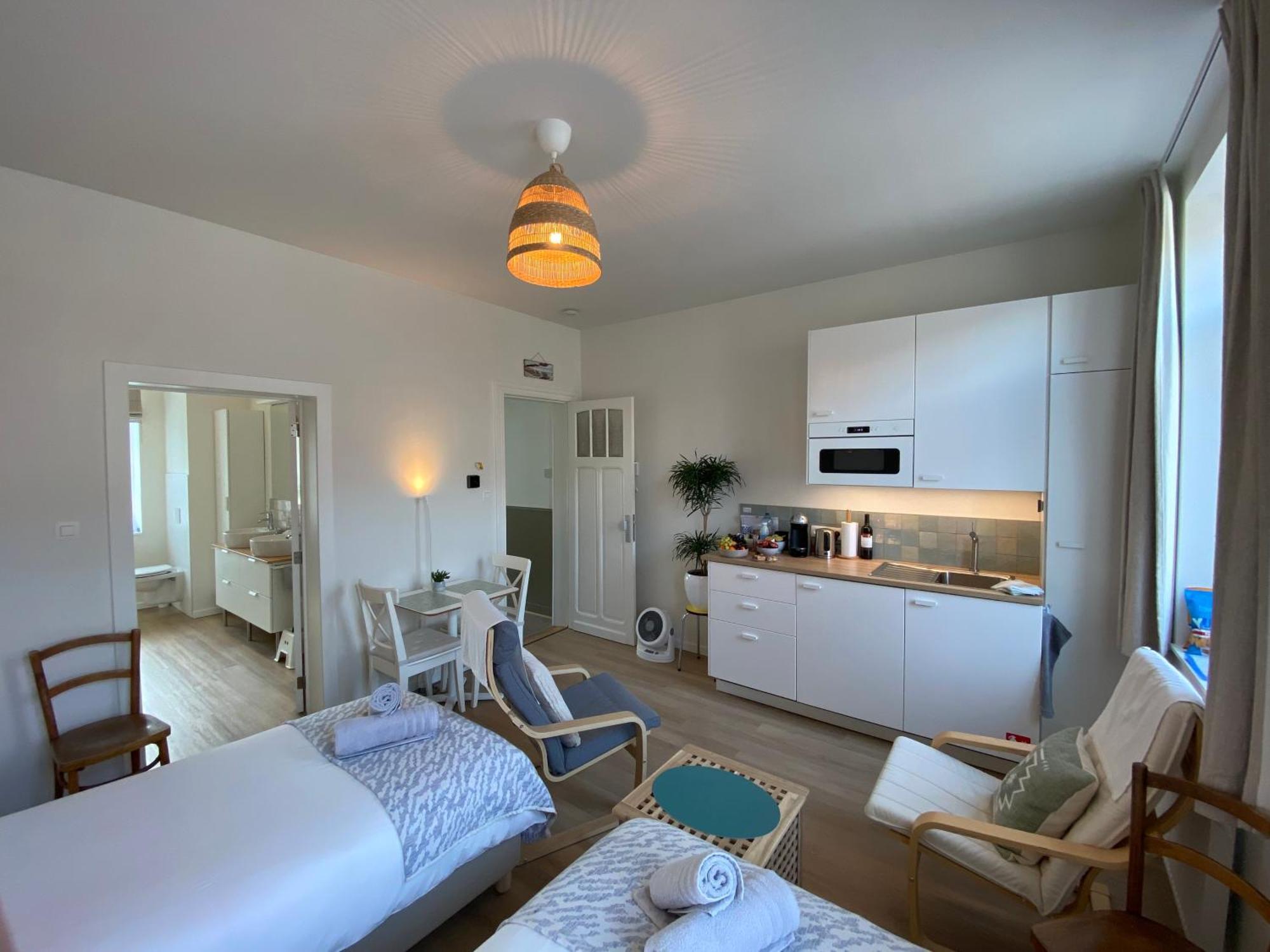 Logies-M Comfort Studios Inc Bikes B&B Остенде Экстерьер фото
