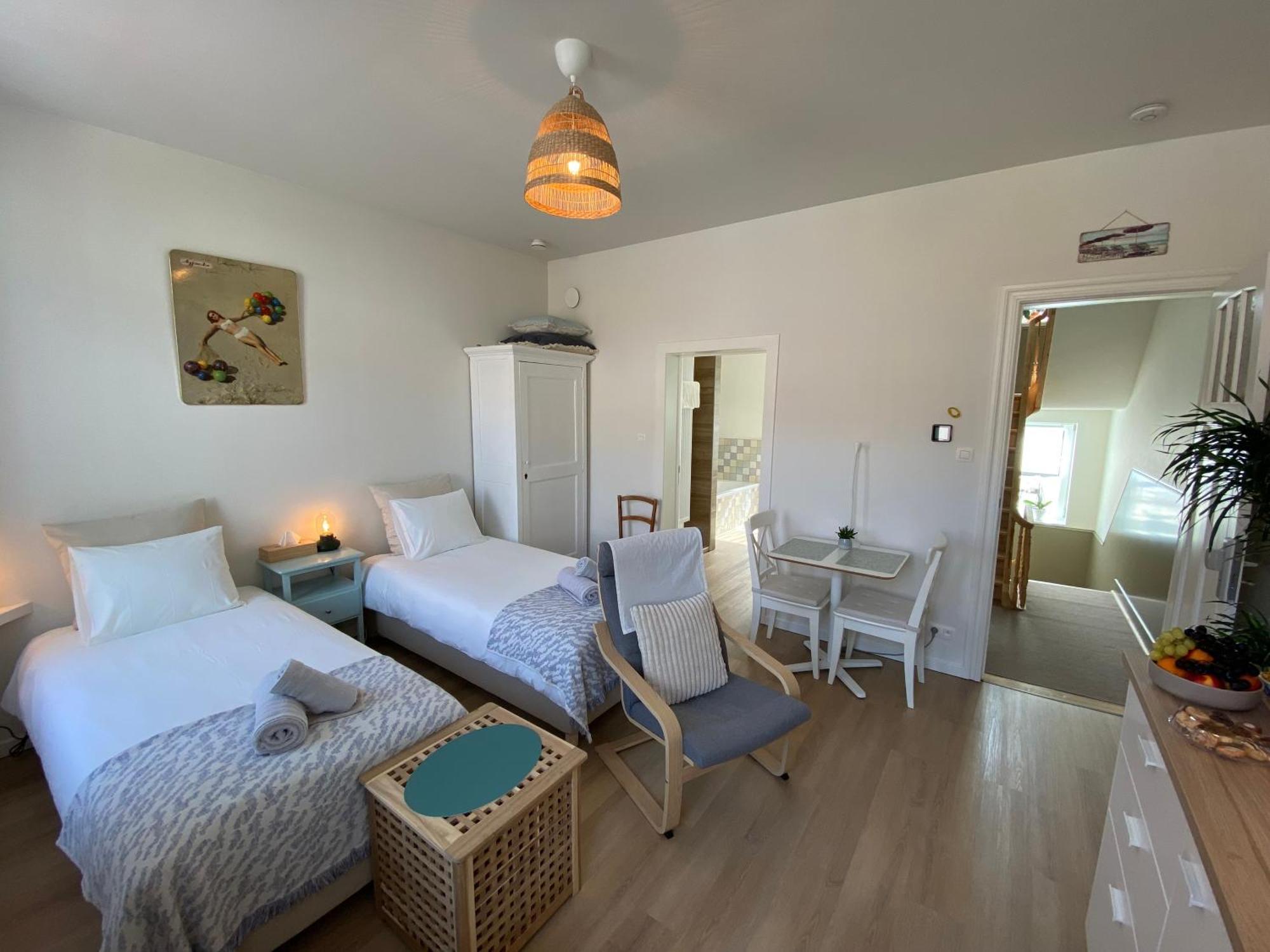 Logies-M Comfort Studios Inc Bikes B&B Остенде Экстерьер фото