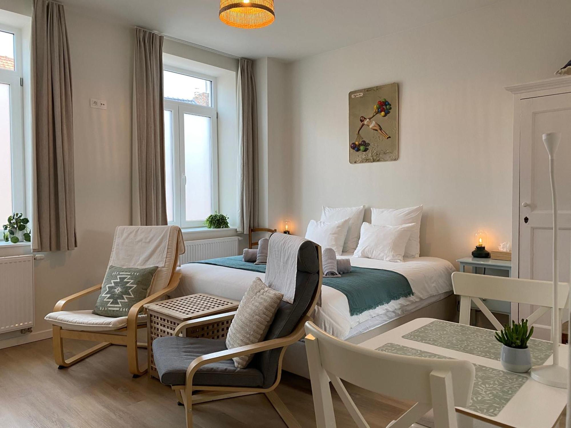 Logies-M Comfort Studios Inc Bikes B&B Остенде Экстерьер фото